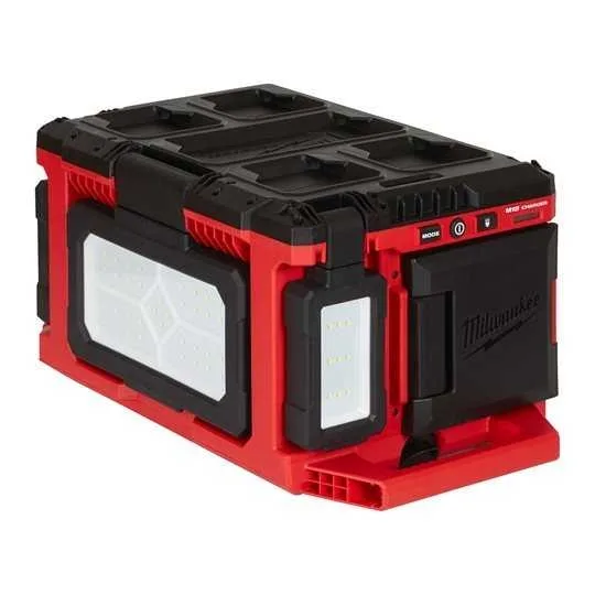 Milwaukee M18 POALC PACKOUT LED svetilka
