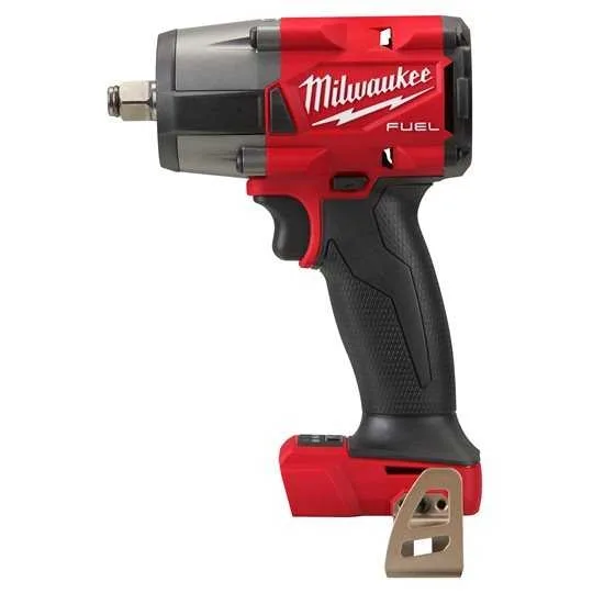 Milwaukee FUEL M18 FMTIW2F12 akumulatorski srednje zmogljiv ½″ brezkrtačni udarni ključ vijačnik z visokim navorom in varovalnim obročem