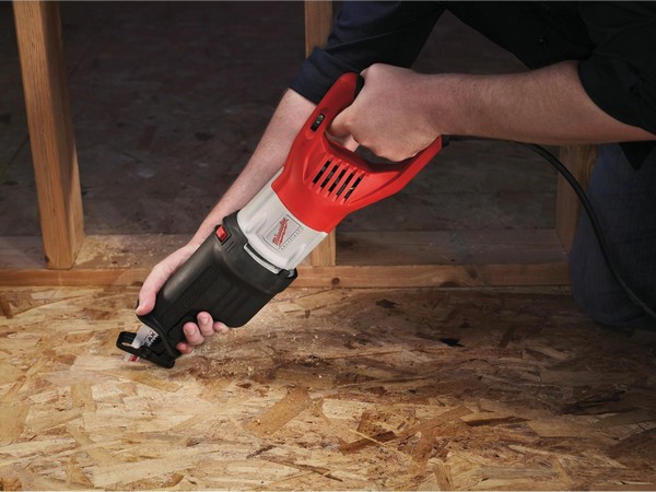 Milwaukee SSPE 1300 SX električna sabljasta žaga lisičji rep z AVS sistem proti vibracijam - slika 2
