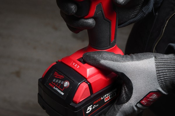 Akumulatorski pihalnik Milwaukee M18 BLHSB - slika 11