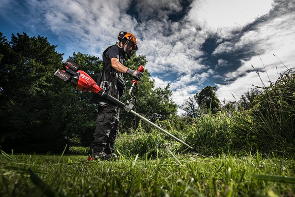 Milwaukee M18 F2BCU akumulatorska kosilnica na nitko - slika 6