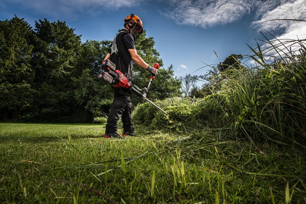 Milwaukee M18 F2BCU akumulatorska kosilnica na nitko - slika 2
